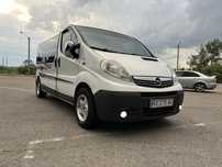 Opel Vivaro Long чистый пассажир 9 мест ,КАТЕГОРИЯ ..B..