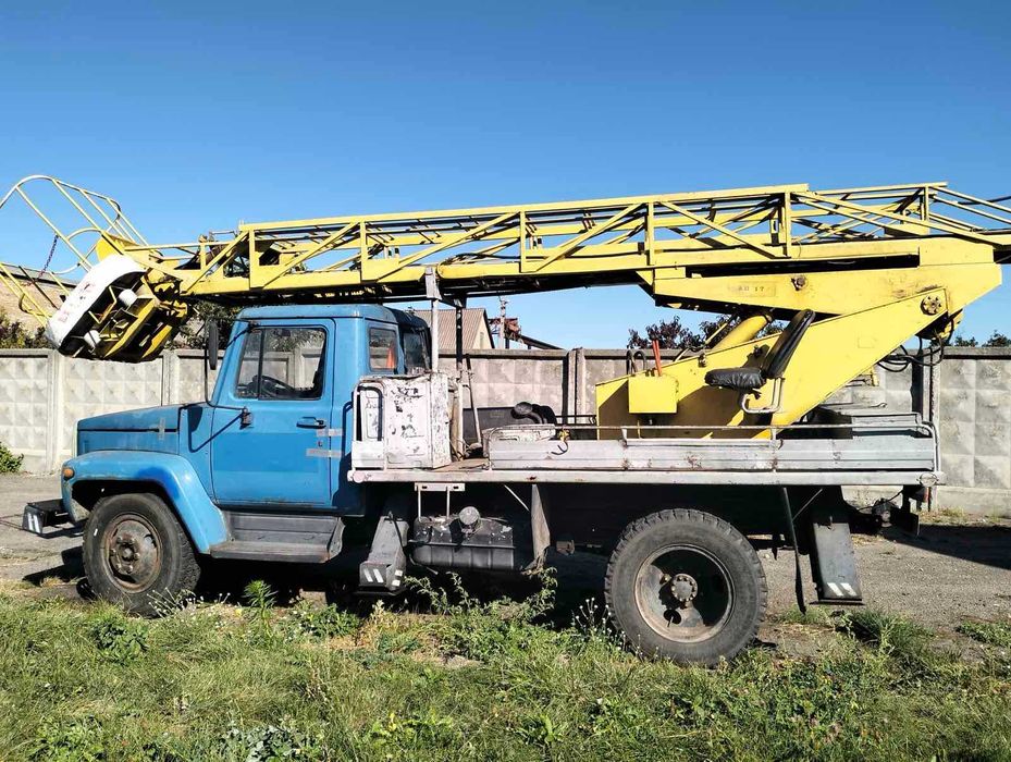 Samochód/podnośnik  Gaz AP-17