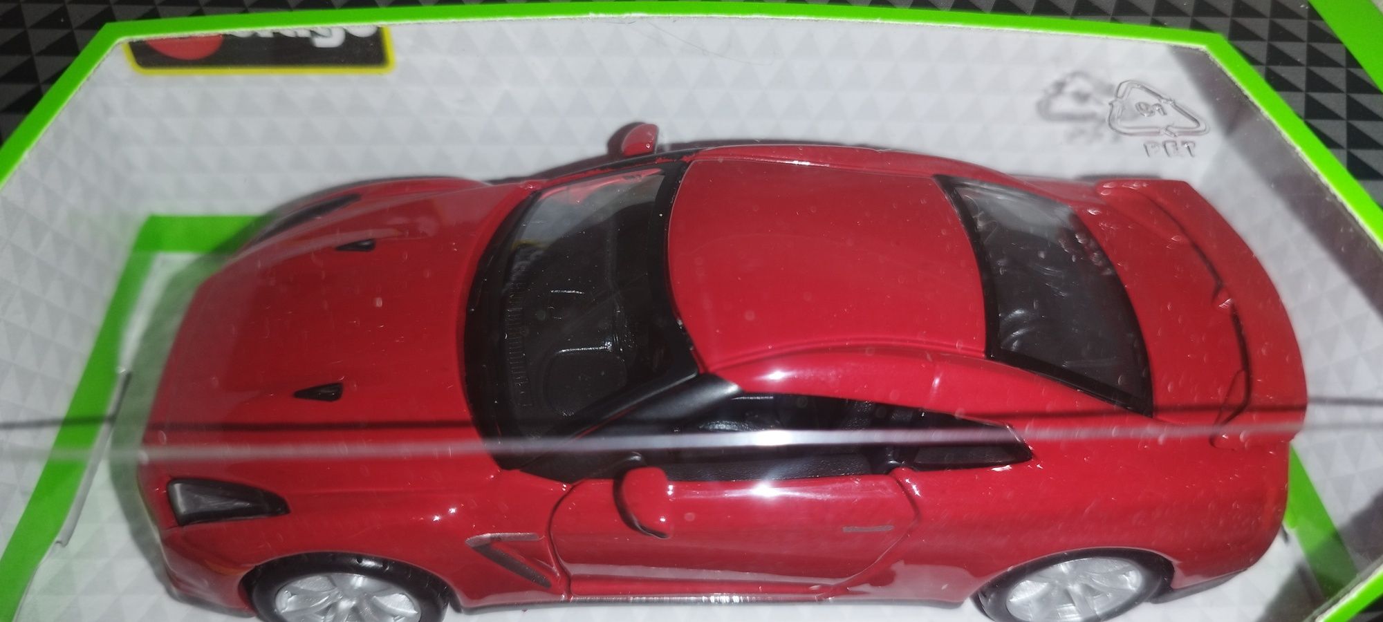 Bburago Nissan GT-R (R35) 2009, w skali 1:32.