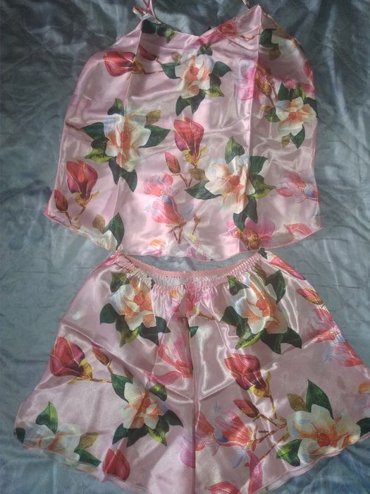 Продам шёлковый комплект