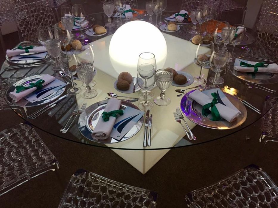 Mesa com luz catering evento