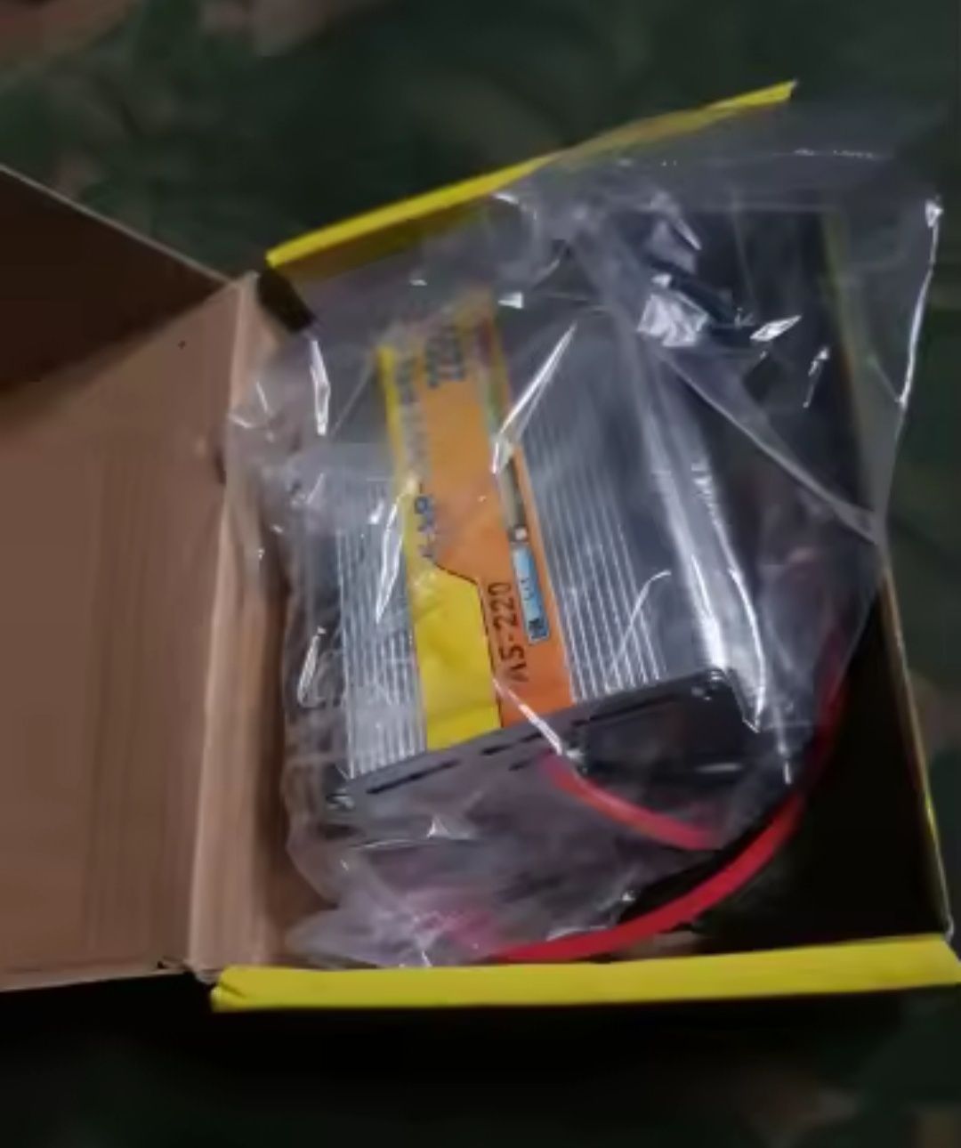 Inversor de corrente de 12v para 220v
