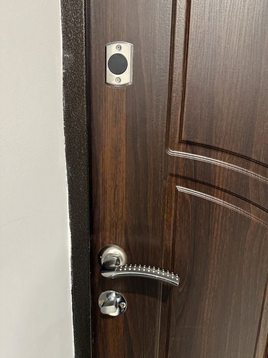 Двері вхідні б/у