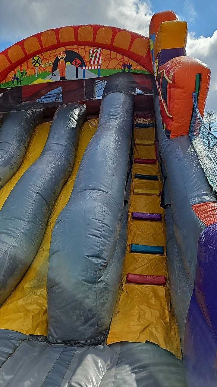 Надувна гірка батут