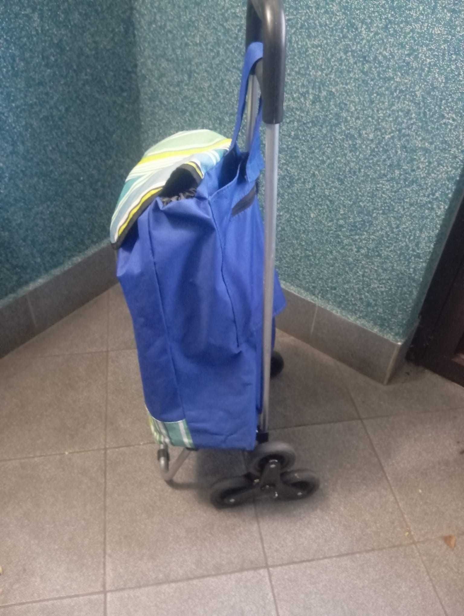 Wózek trzykołowy na zakupy z możliwością wciągania po schodach