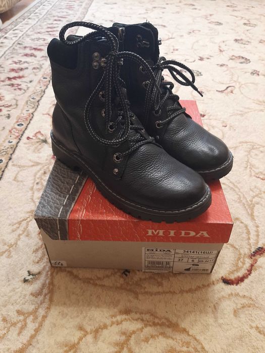 Зимове взуття хлопчик 37р