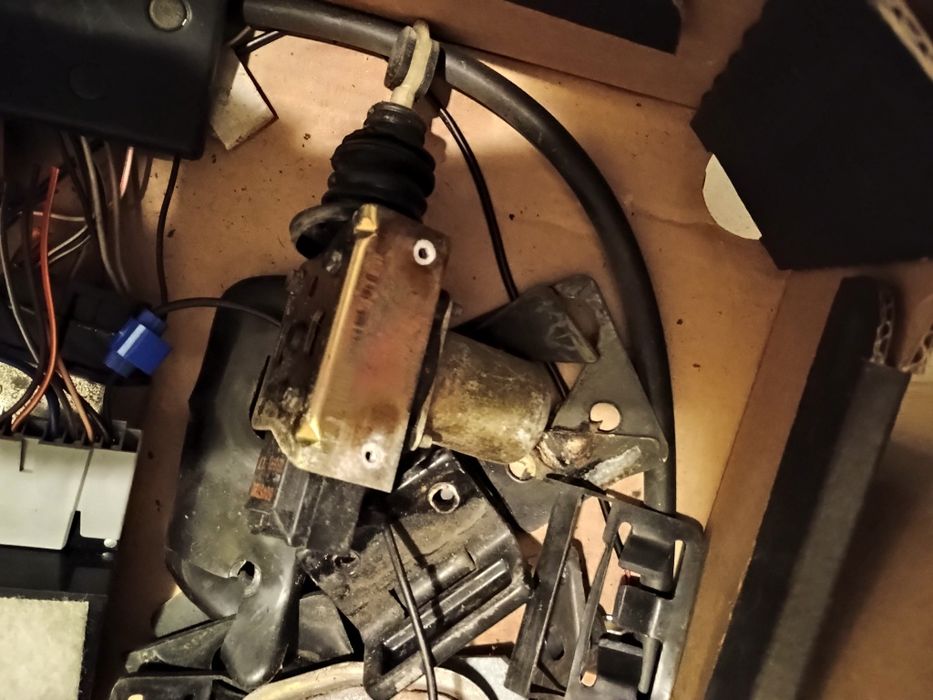 Zamek centralny siłownik zamka jeep xj przedlift