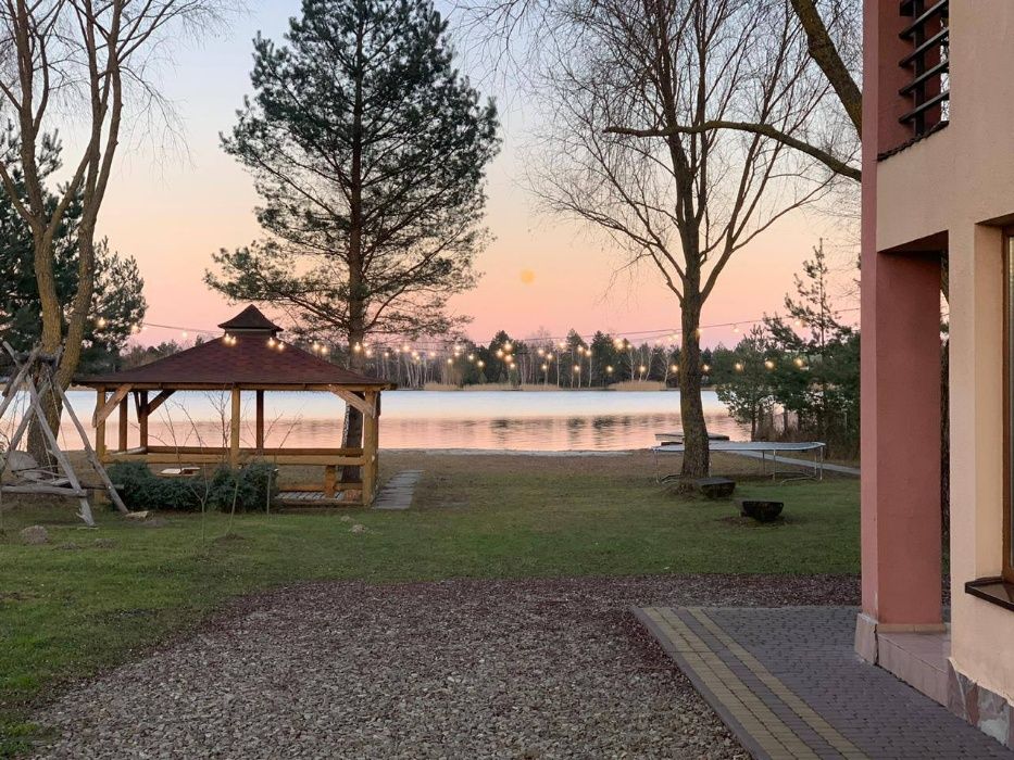 Будинок|Вілла в оренду на березі озера /10 осіб