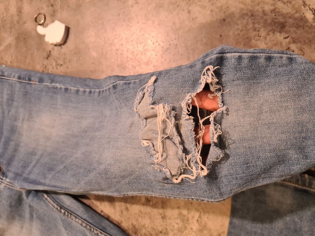 Spodnie jeansy dżinsy Mohoto 38 S/M przetarcia dziury niebieskie