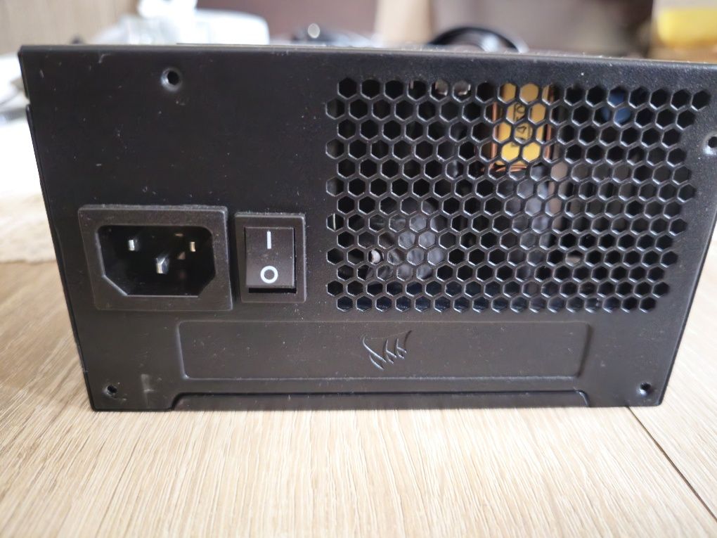 Zasilacz Corsair CV450 450W 80 plus bronze