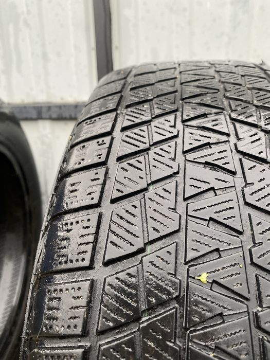 Пара зимових шин 215/60 р 17 2021 року