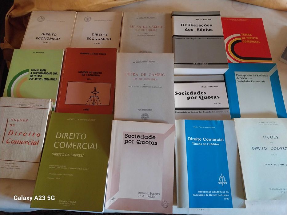 LIVROS DE DIREITO a muito bom preço, desde