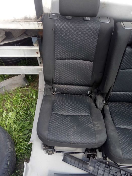 TOYOTA VERSO 09-18 fotele przekładka vana II rząd pasy komplet