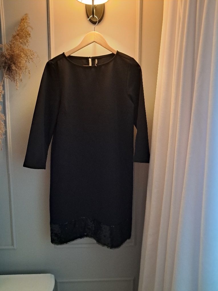 Sukienka moodo midi