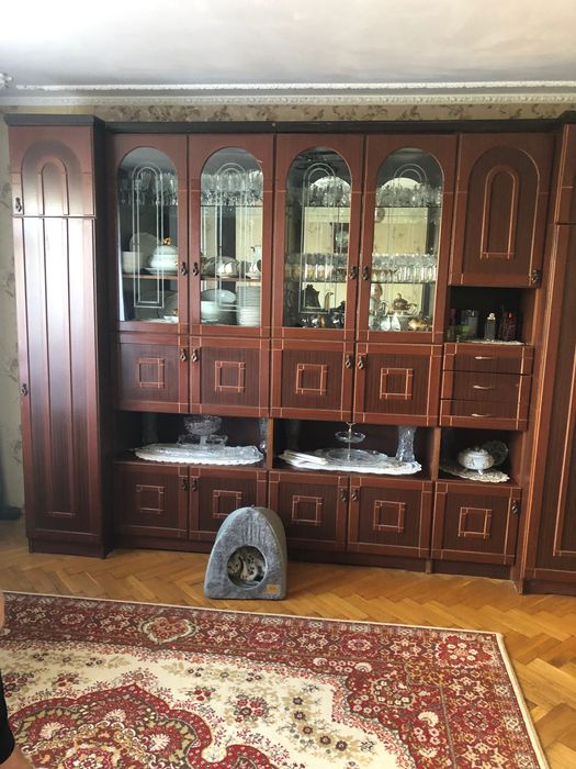 Стінка у Вітальню безкоштовно . Самовивіз