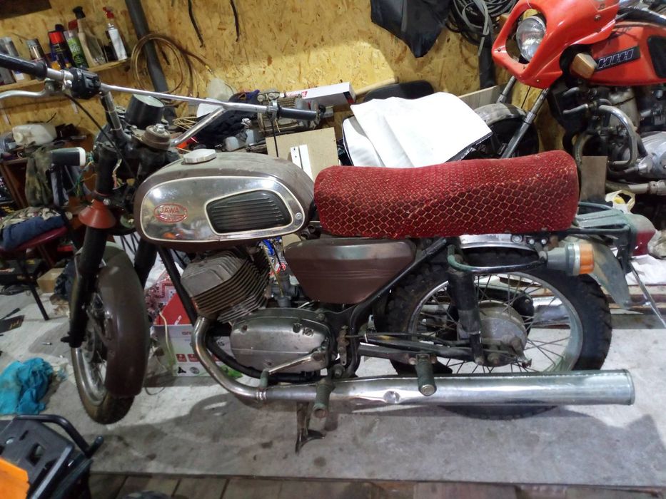 Продам яву 350, покришки нови