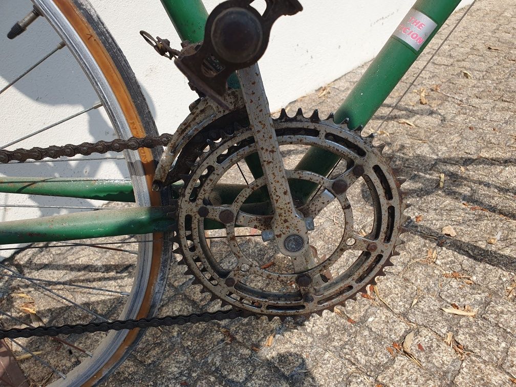 Bicicleta antiga tipo corrida