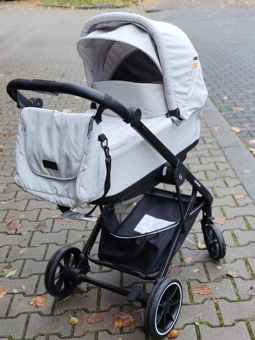 Bardzo ładny lekki wózek 2w1 Skiddou