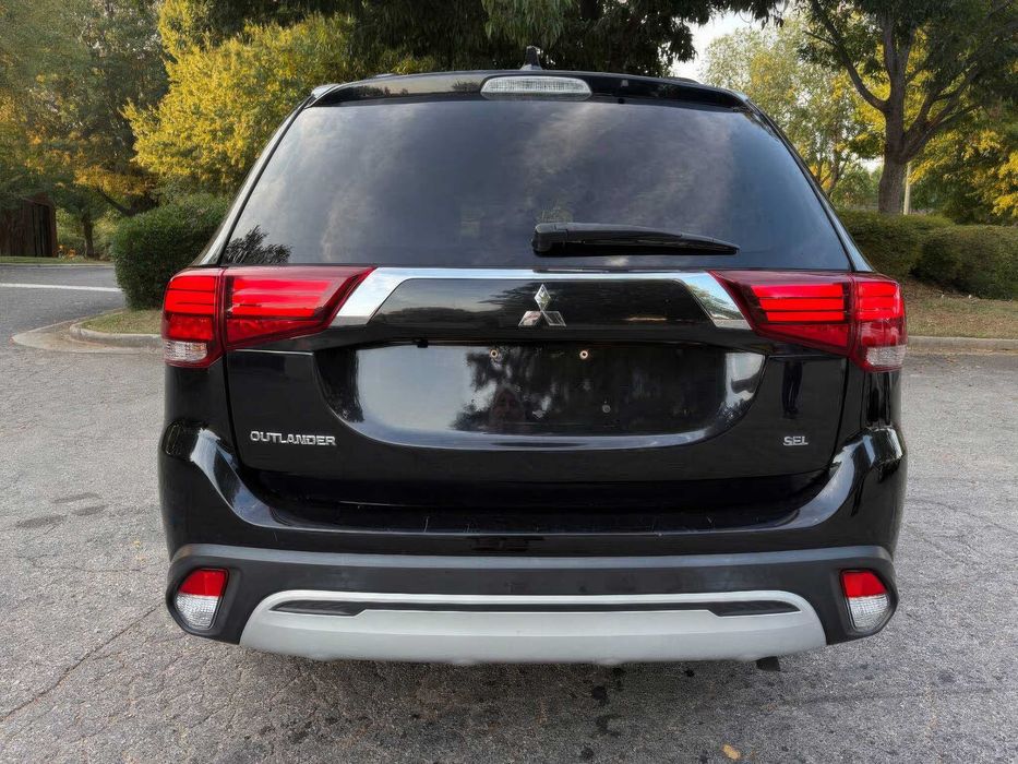 Mitsubishi Outlander SE S-AWC      2020