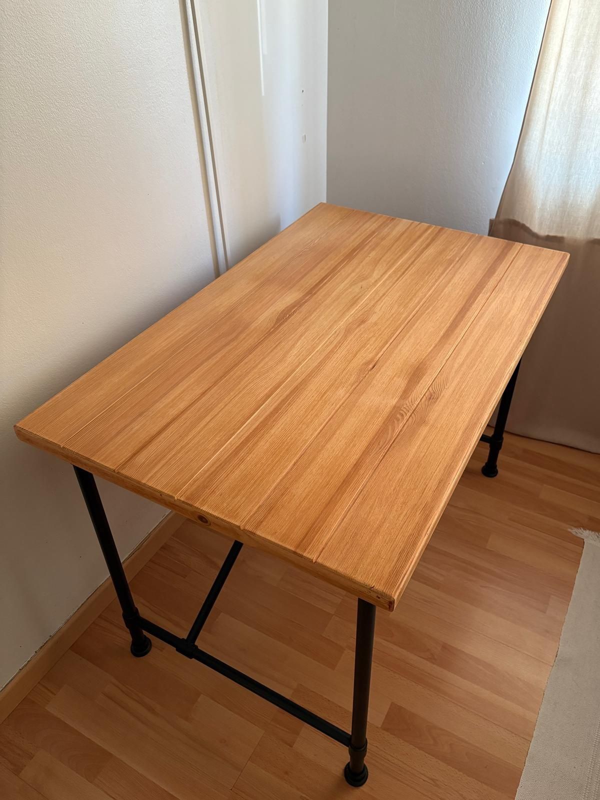 Mesa / secretária