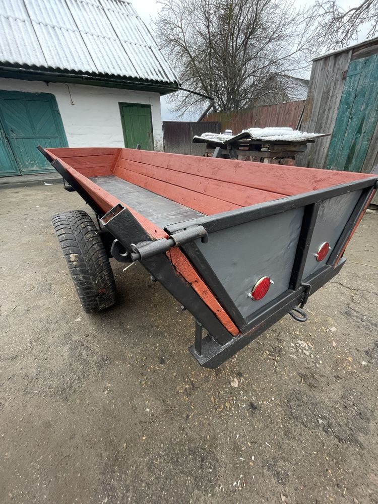 Причіп для трактора