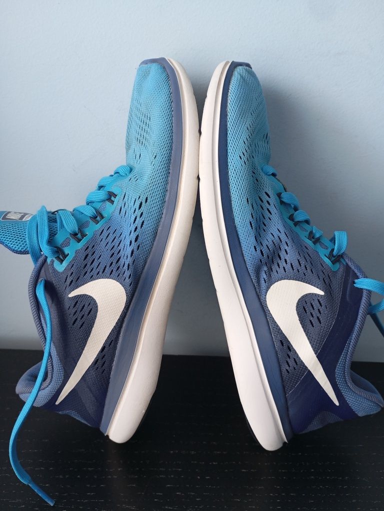 Sapatilhas Nike, tamanho 37,5