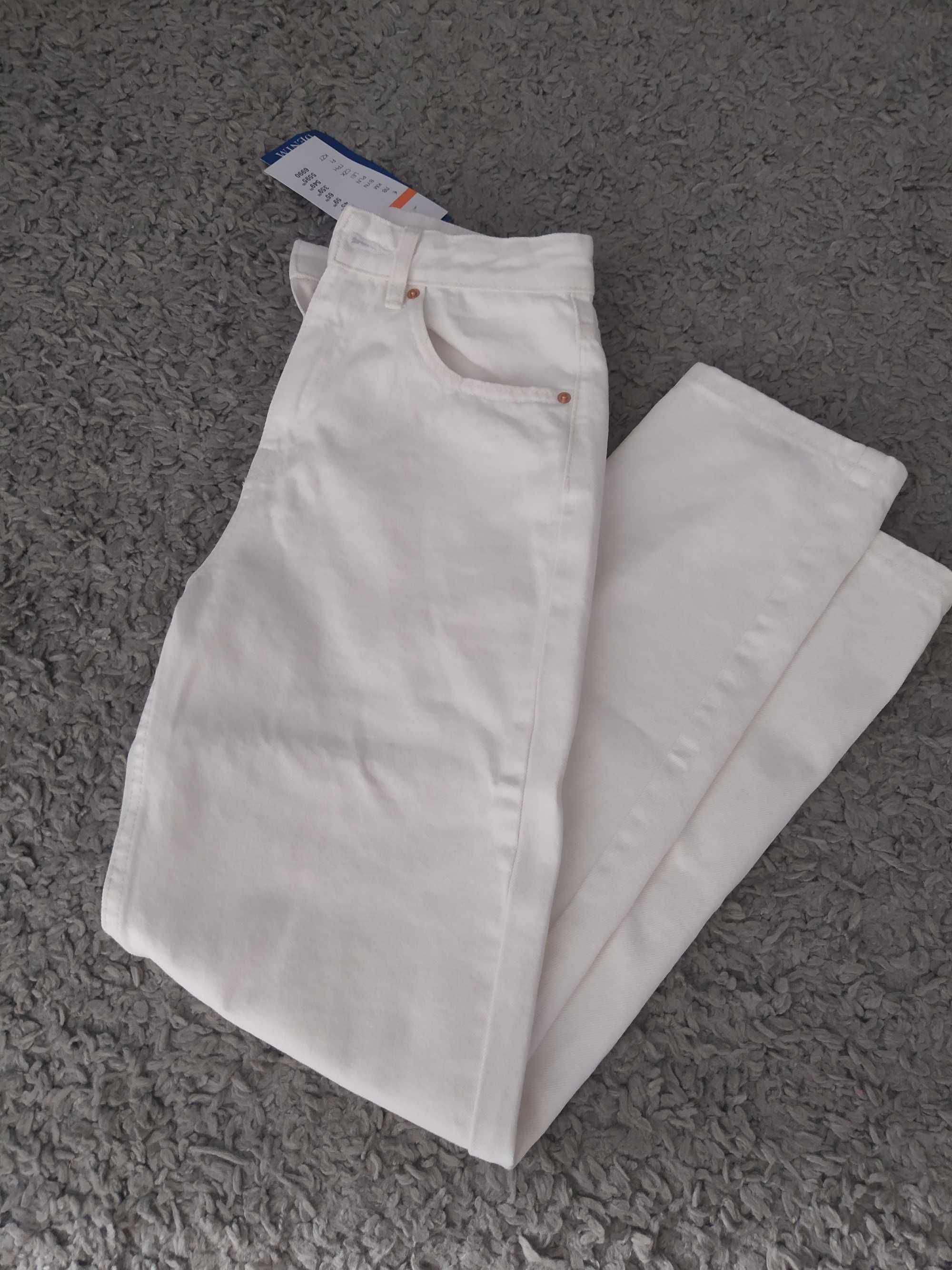 Білі джинси  mom