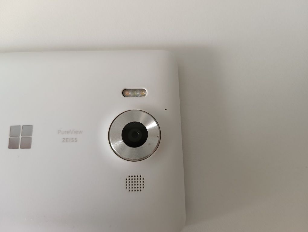 Microsoft Lumia 950