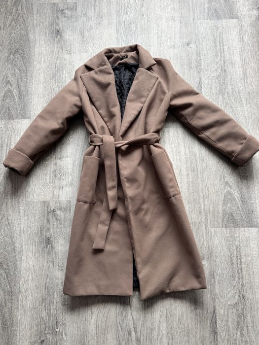 Пальто з поясом