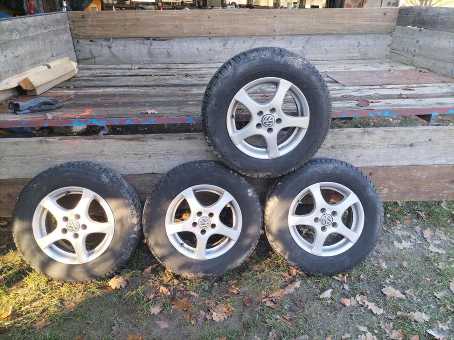 Felgi aluminiowe 14 z oponami zimowymi