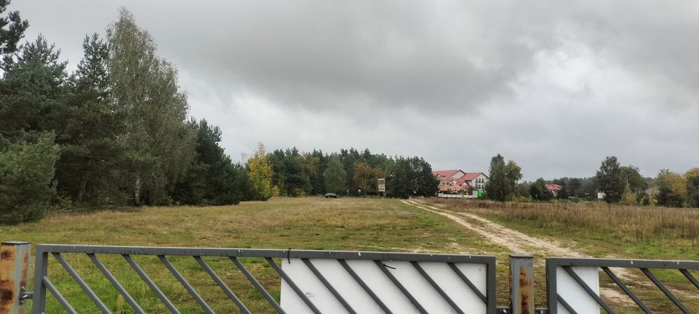 Wynajmę plac z budynkiem biurowym