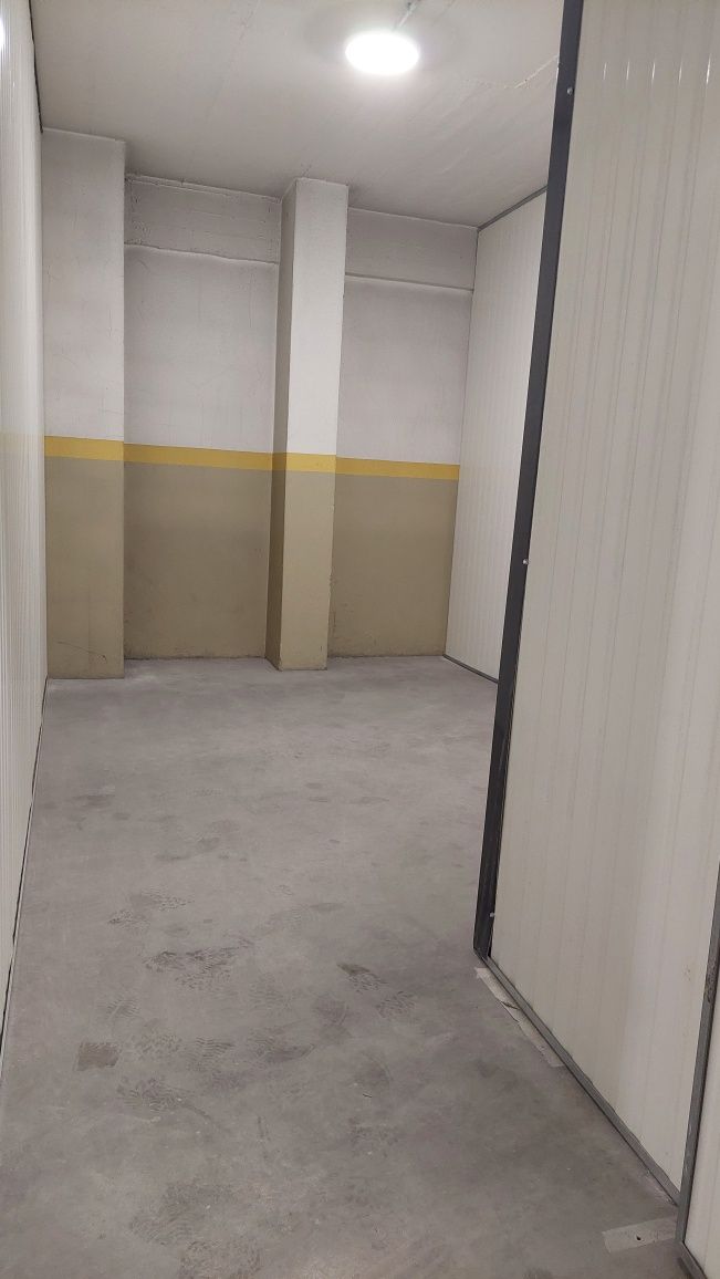 Arrenda-se box a partir 6m2 Setubal
