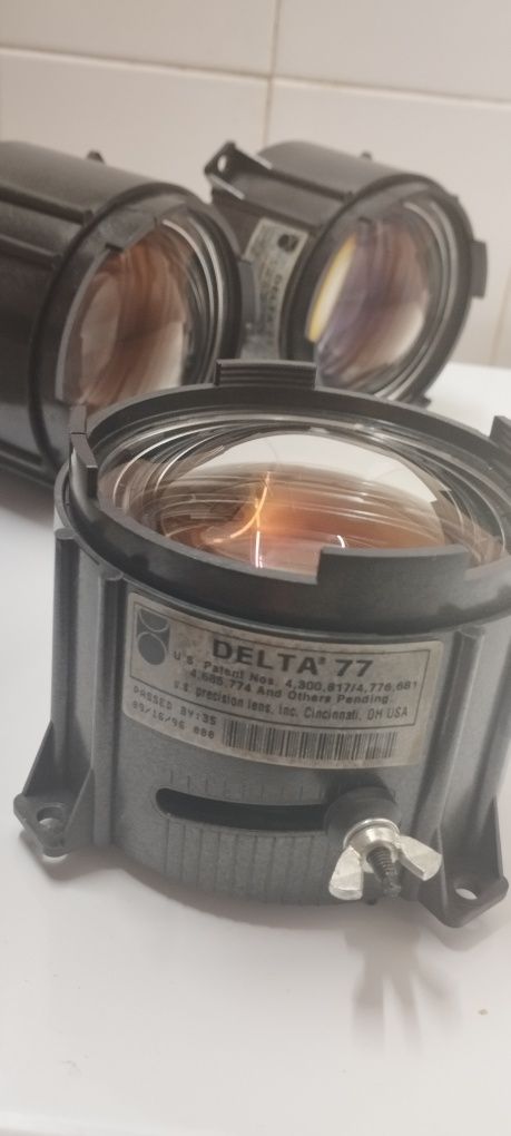 Lentes de projeção DELTA 77 made in U.S.A.
