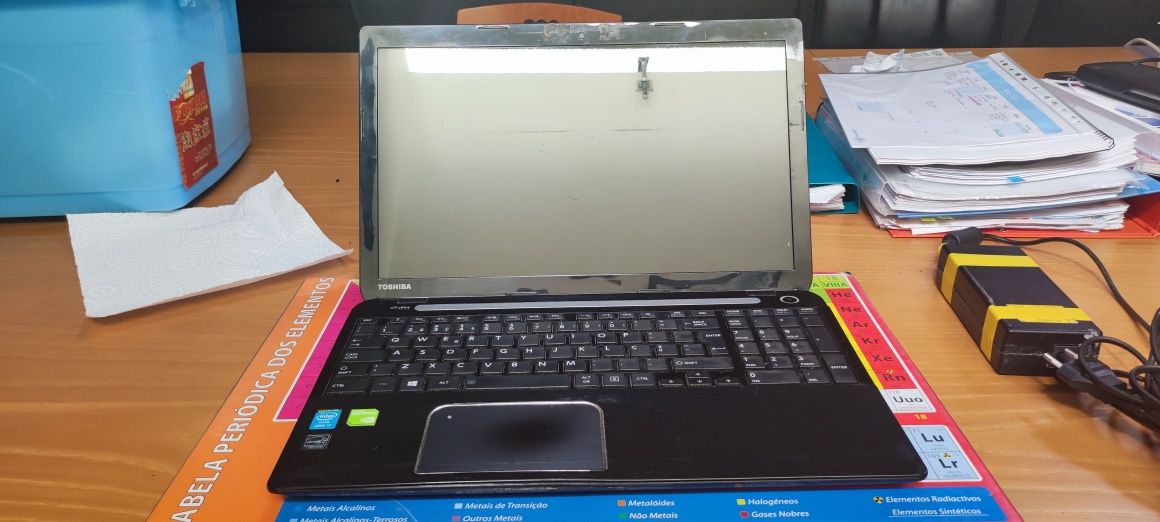 Vendo Toshiba L50-A-18T para peças