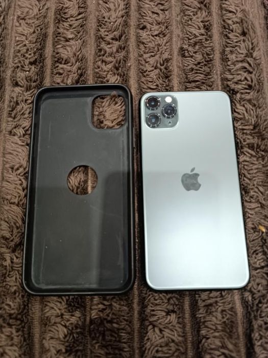 Продам айфон 11 про макс на 256gb