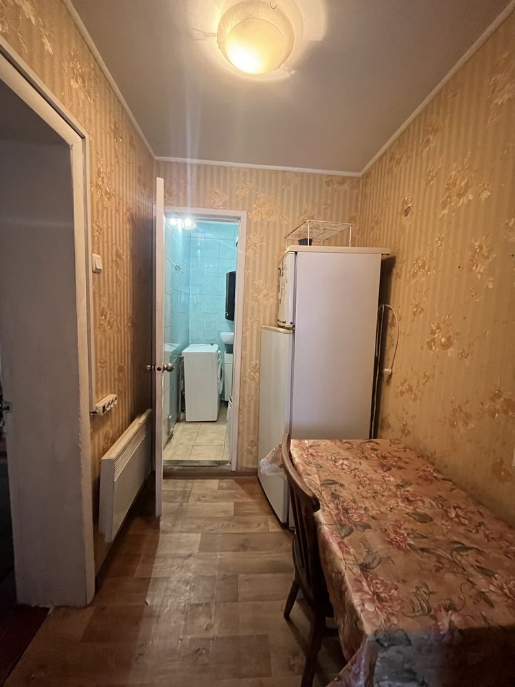 Продаж двокімнатної квартири в центрі міста.