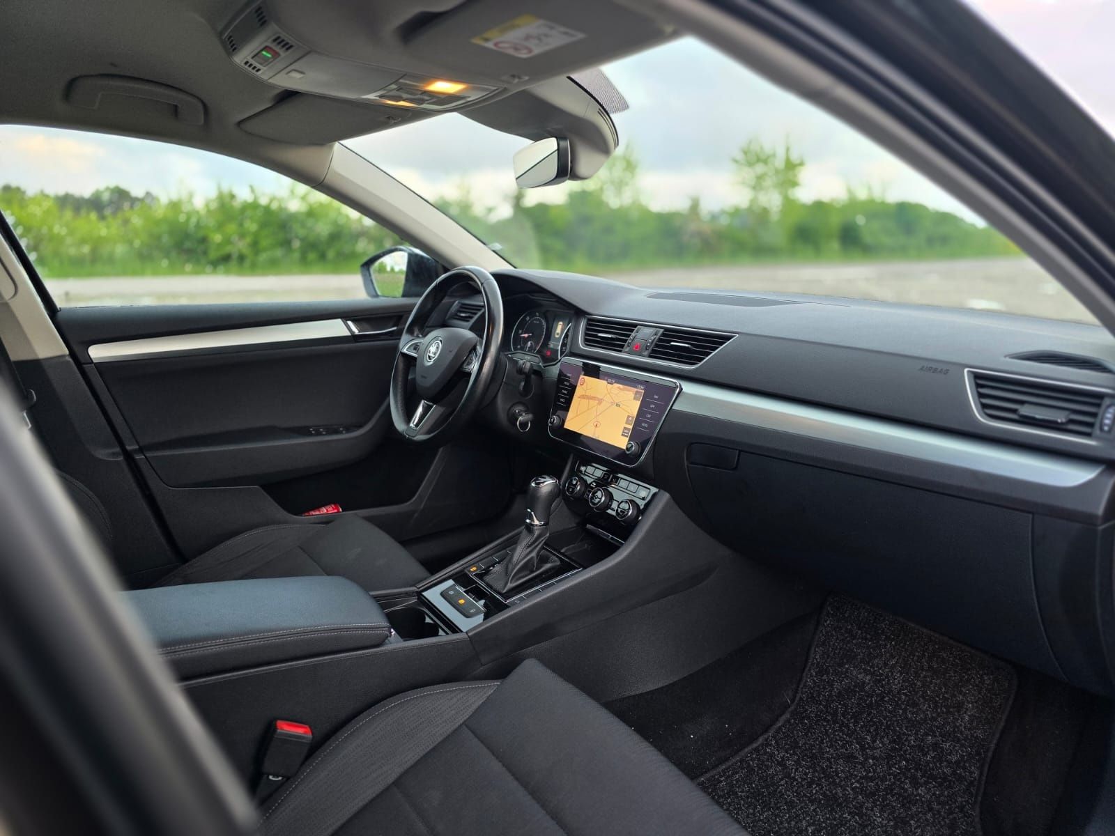Skoda Superb 2,0TDI DSG Łopatki, Radar, Biksenon, el bagażnik, Navi