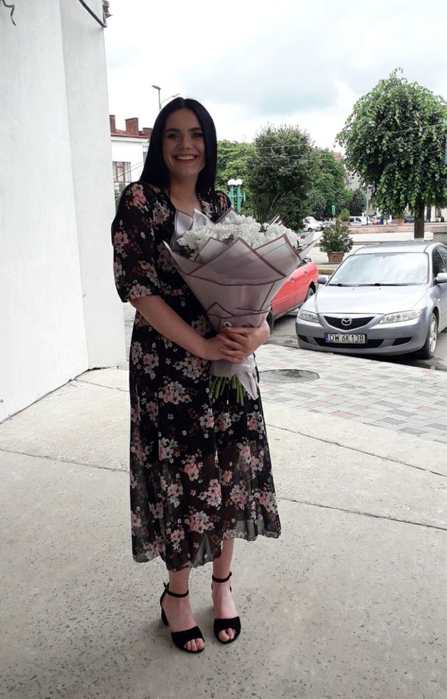 Святкова квіткова сукня