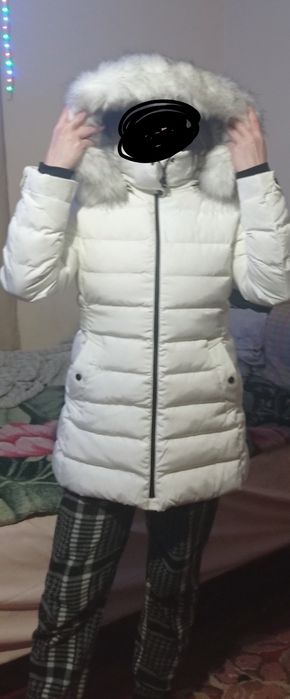 Зимова біла куртка