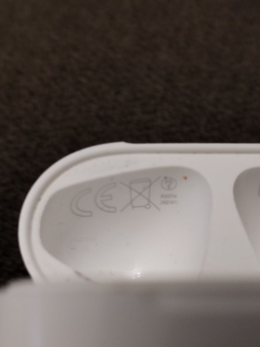 Бокс для наушников AirPods 2 и левый наушник