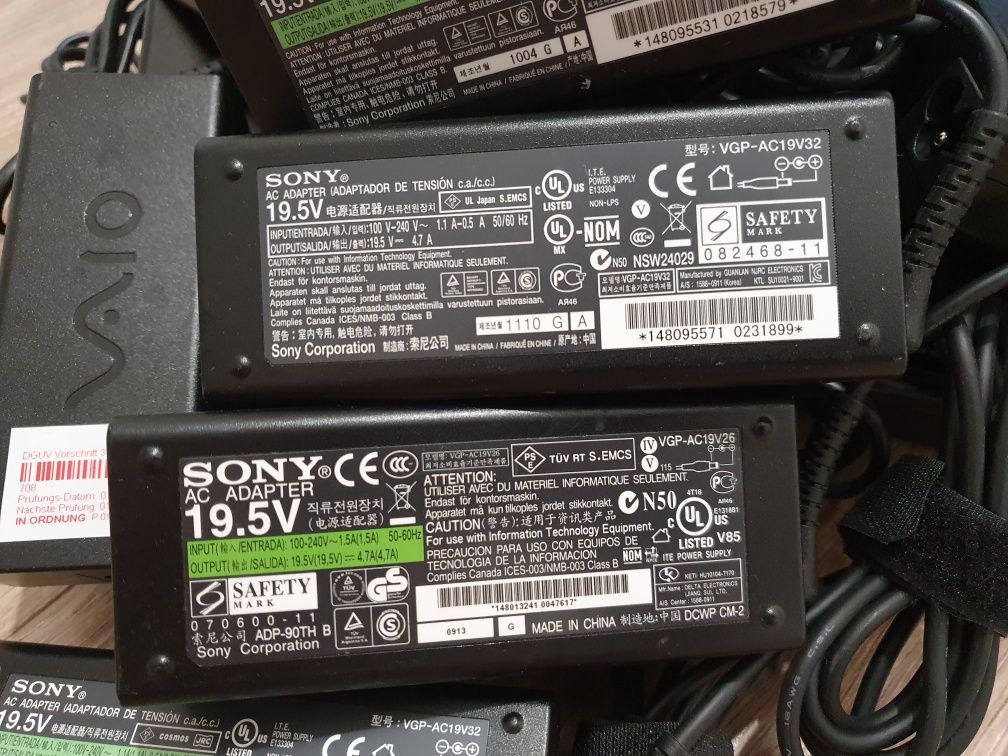 Зарядка зарядное блок питания Sony LG 19,5v оригінал