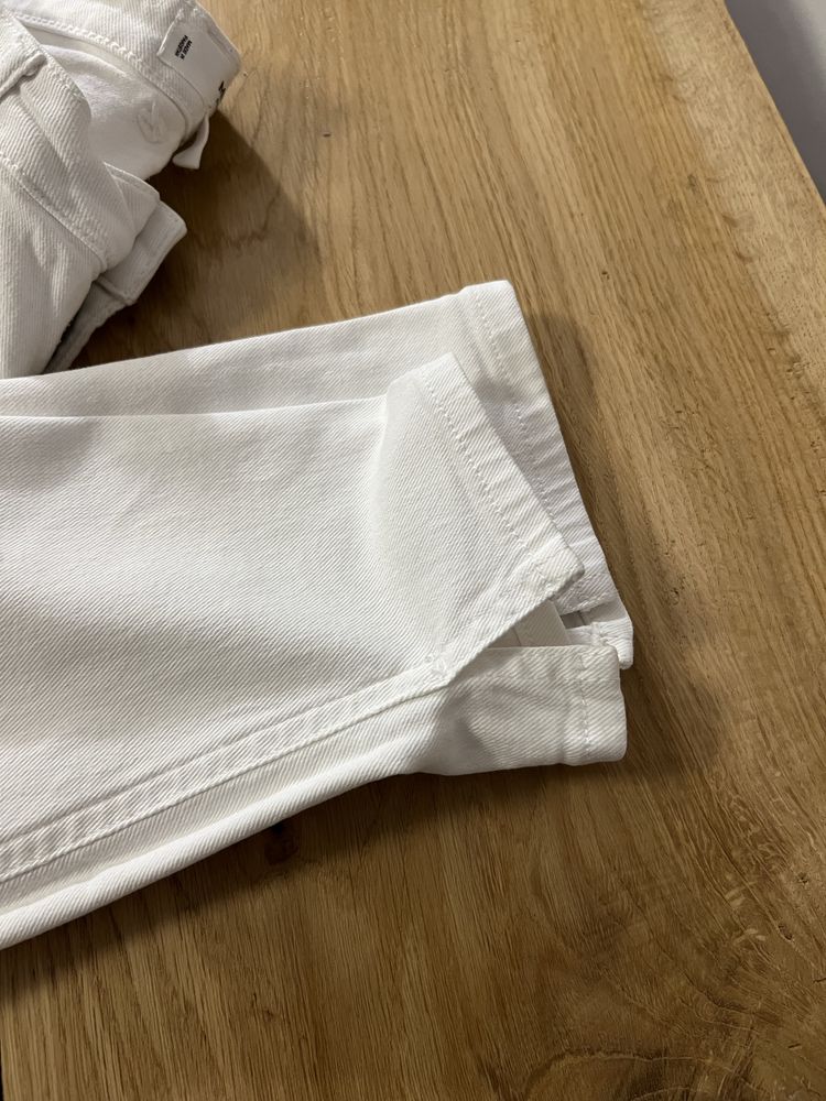 Białe spodnie skinny Mango