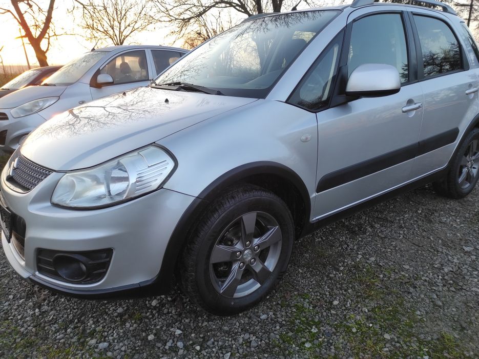Suzuki SX4 przebieg 144 tyś km  benzyna 1,6 napęd 4x4
