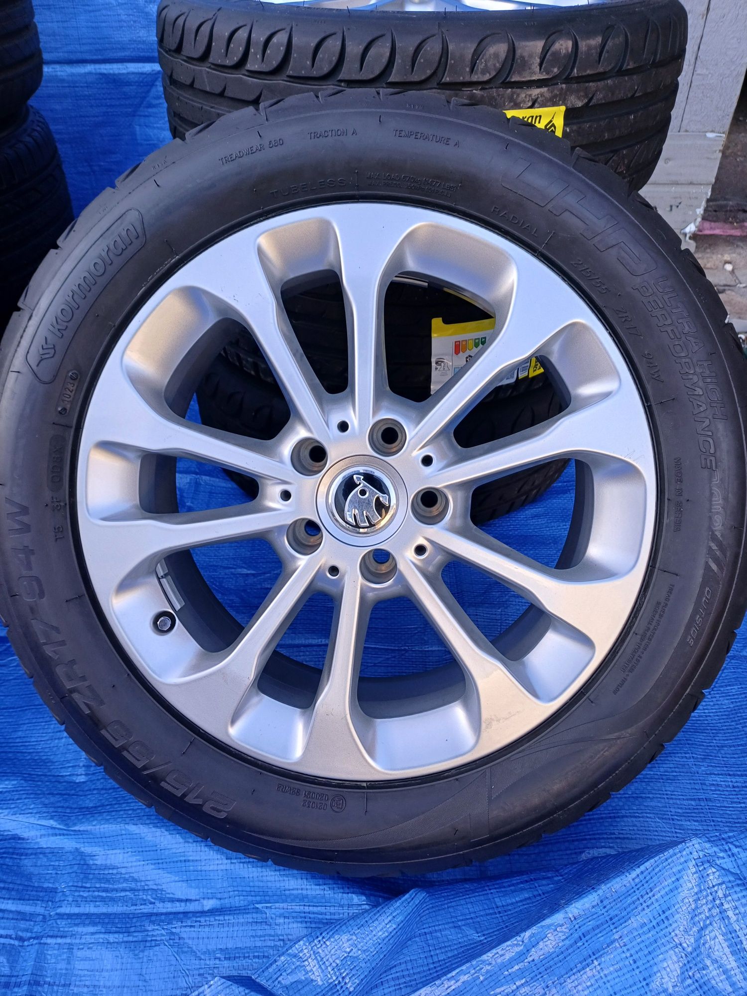 Nowe koła alu 17cali Skoda Superb IV 215/55/17 Kormoran lato.