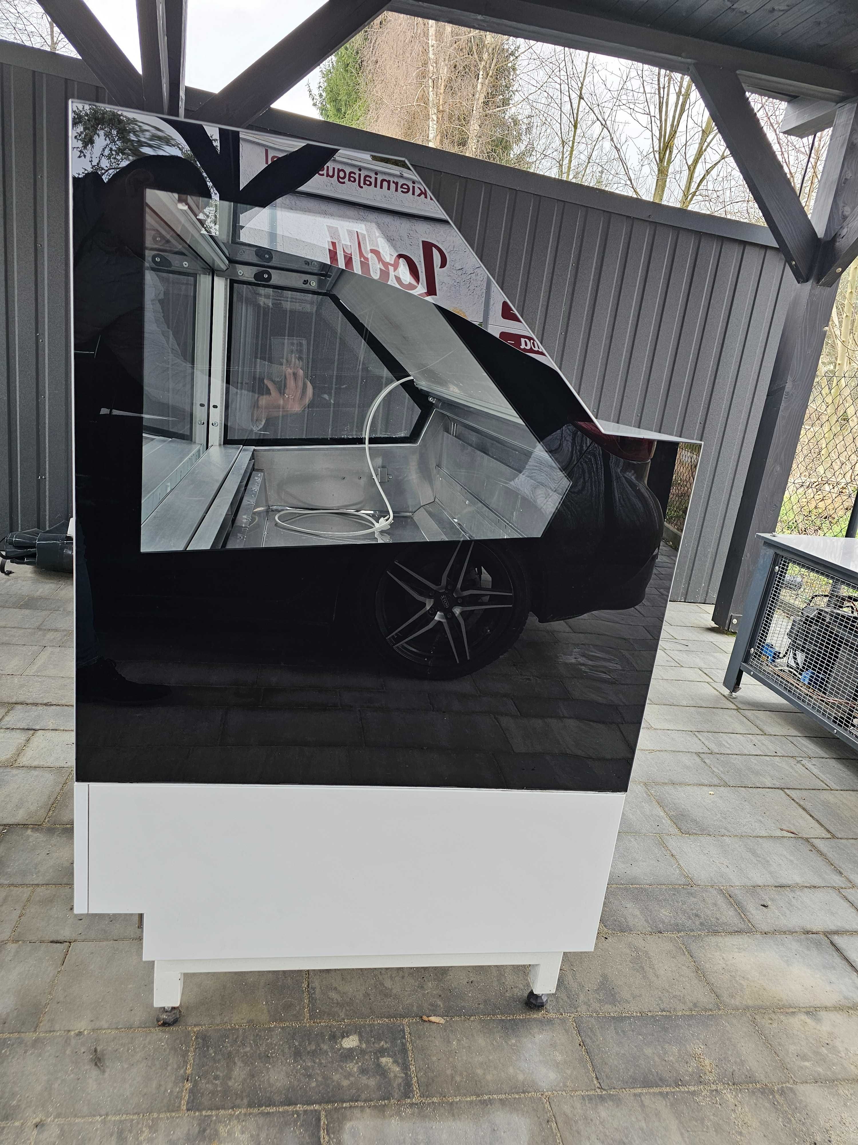 Witryna Dystrybutor do lodów Igloo CUBE ICE - zewnętrzny agregat