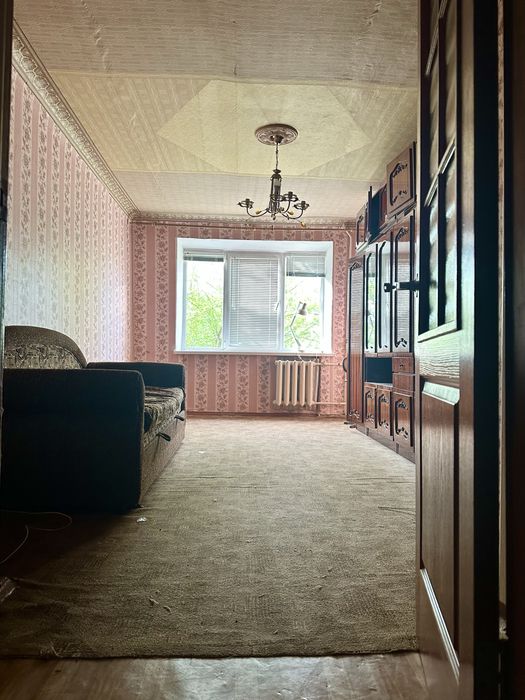 2 комн в 5-ти комн квартире, 17 квартал 3/5, кирп дом