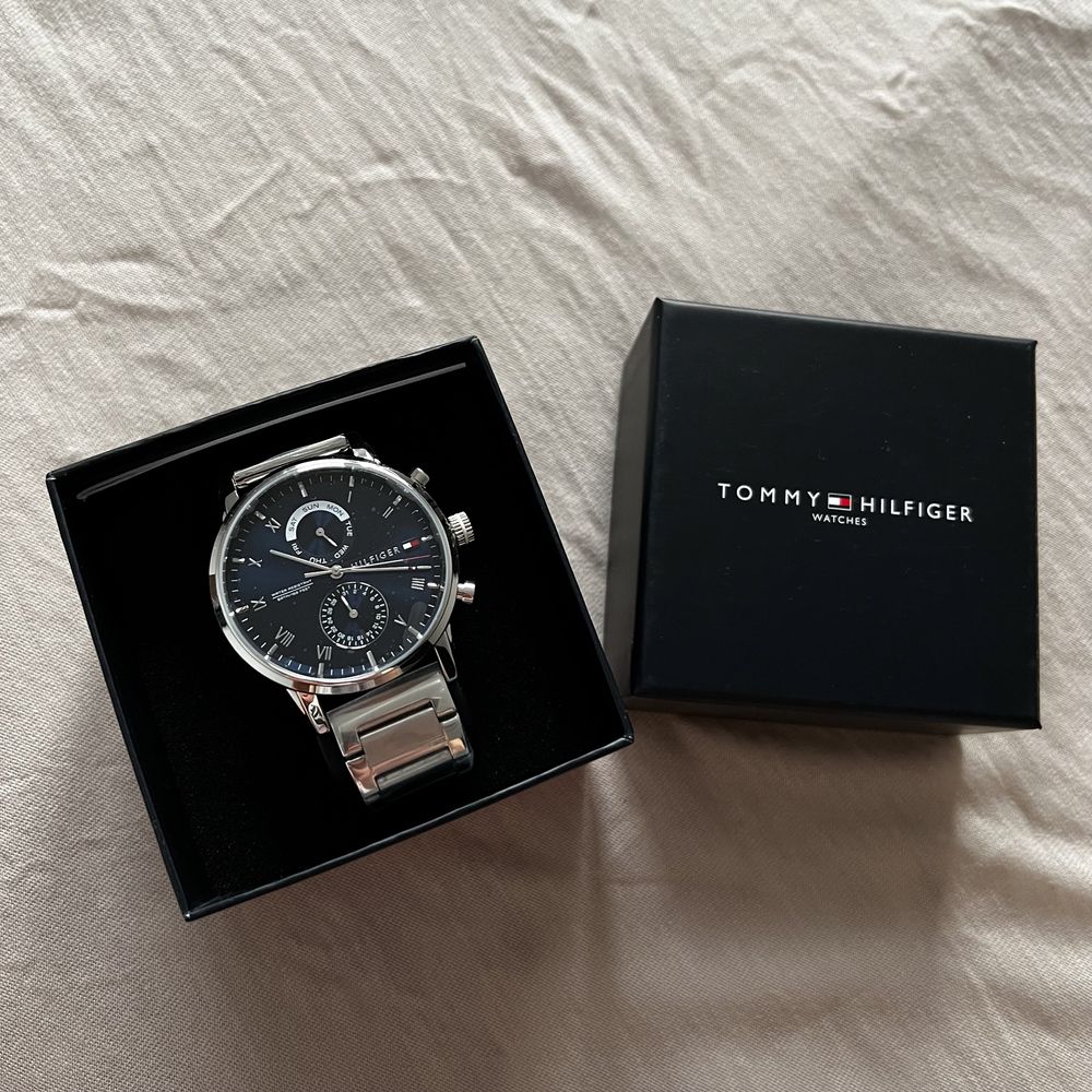 Часы Tommy Hilfiger 1710401