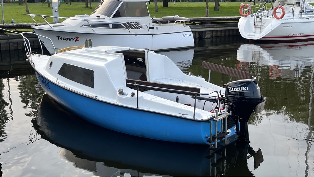 Łódź kabinowa motorowa łódka wędkarska Silnik Suzuki 20KM Stopa L