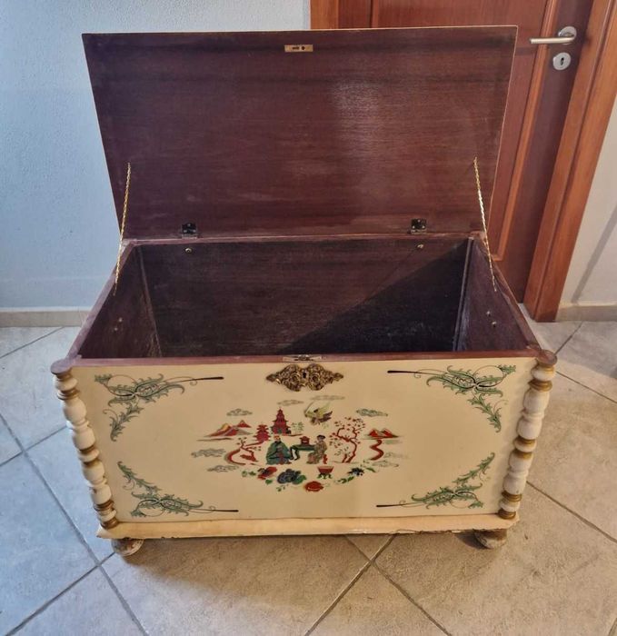 Arca Vintage – Estilo Chinoiserie (para restauro)