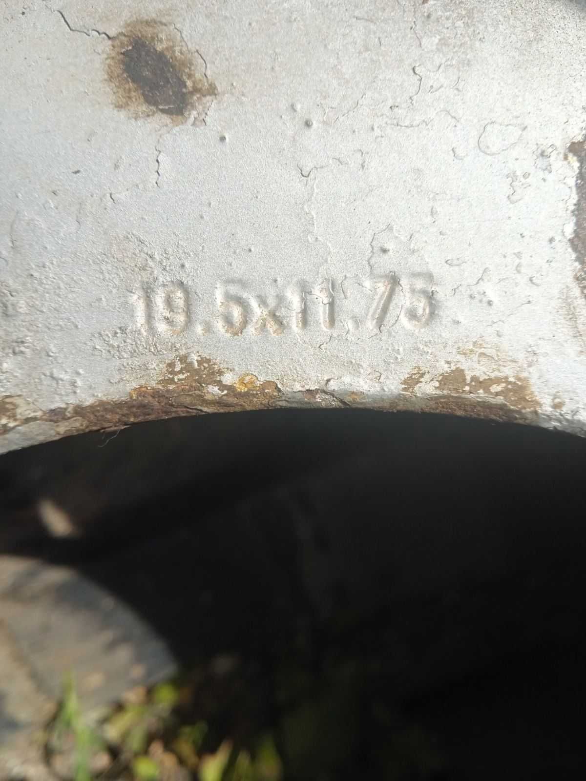 Диски колесные грузовые 19,5 х 11,75